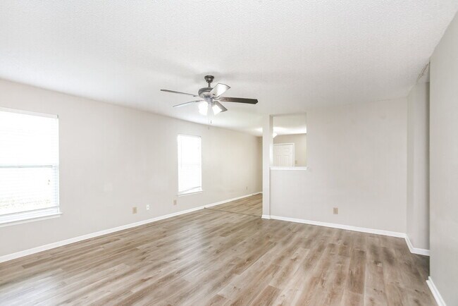 Photo - 8623 Bluff Point Dr