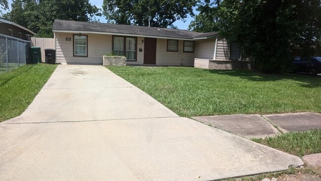 Building Photo - 6139 Ridgeway Dr Rental