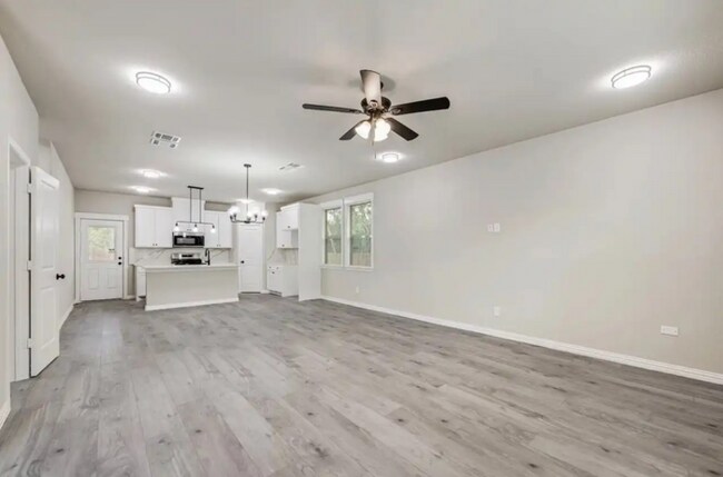 Photo - 5612 Black Pine Cir