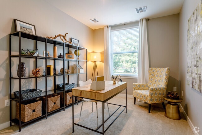 2BR, 2BA - 1,087SF