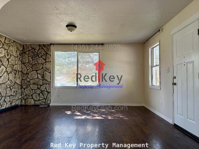 Photo - 100 W Single Family Home