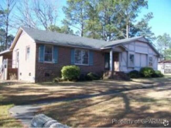 Building Photo - 3 Bedroom, 2 Bath House
