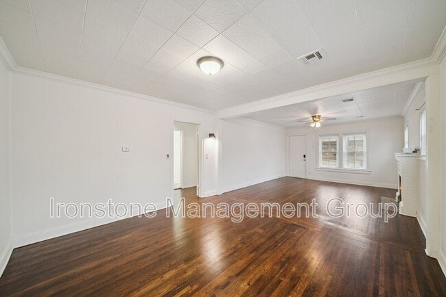 Photo - 2119 W 40th St