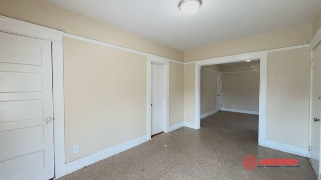 Photo - 1831 Maple Ave Unit 1831 1/2 Maple Ave