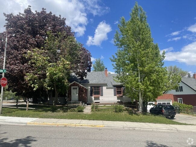 Building Photo - 749 Alderson Ave Rental