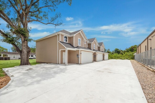 Photo - 4834 Pine Ave Unidad A