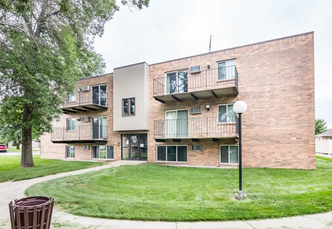 Exterior - Onaka Village Apartments