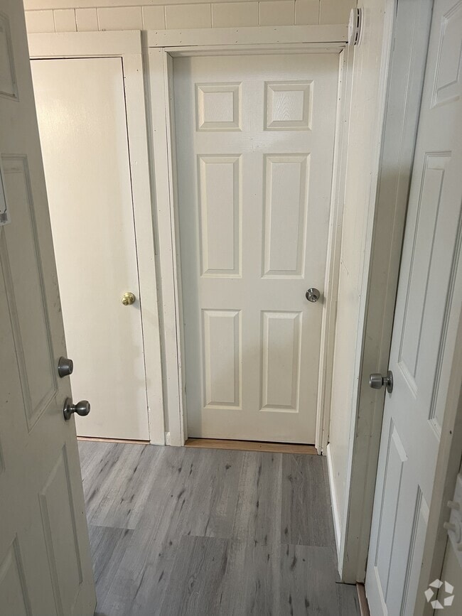 Building Photo - 122 Dewey avenue Unit 3 Rental