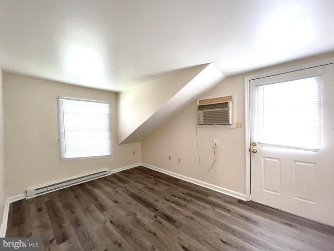 Photo - 490 Coster Rd