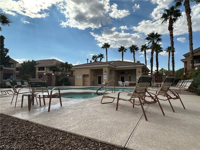 Photo - 1050 E Cactus Ave Unidad 2040