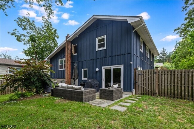Photo - 511 Scotland Rd