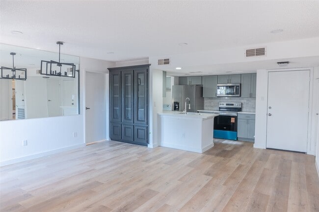 Photo - 3919 Fairmont Pkwy