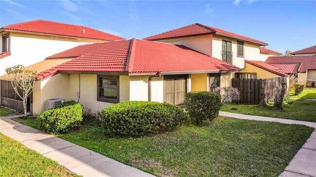 571 Hunter Cir
