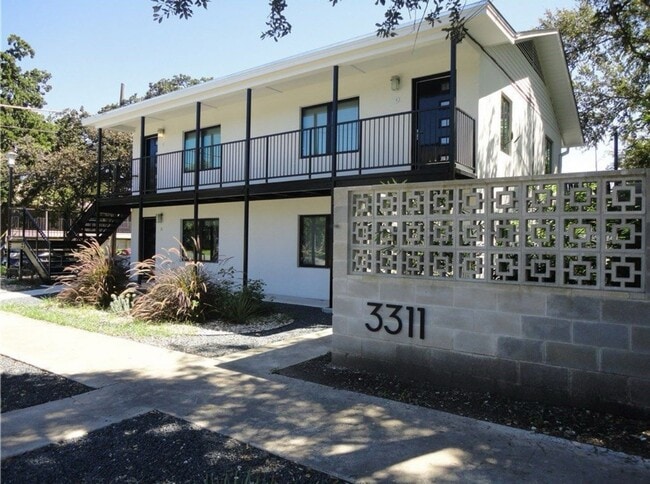 Photo - 3311 Speedway Apartment Unit B