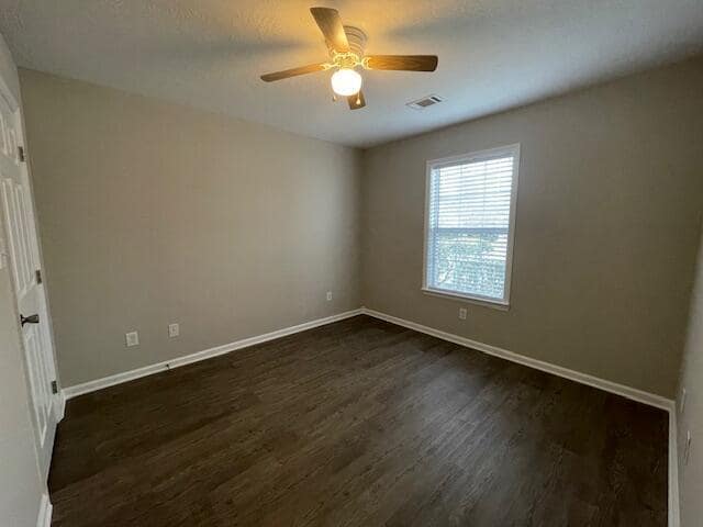 Photo - 102 Bennington Ln