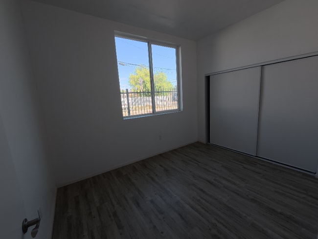 Photo - 10501 Wilmington Ave Unit 1