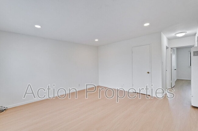 Photo - 709 6th Ave