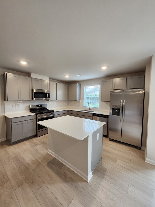 Photo - 727 Peyden Ln