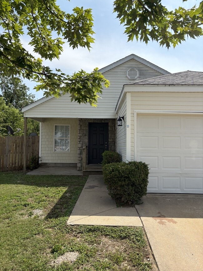 Photo - 601 Cedarbrook Ct