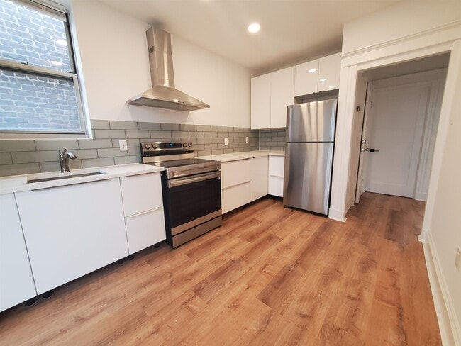 Building Photo - 119 64th St