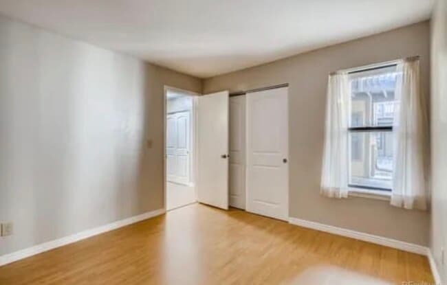 Building Photo - 225 E 8th Ave Unit B9