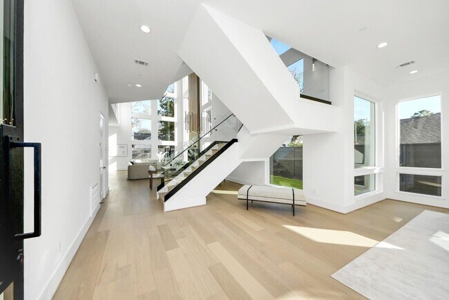 Photo - 2232 Swift Blvd