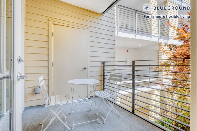 Photo - 388 E Evelyn Ave Unidad FL2-ID1444