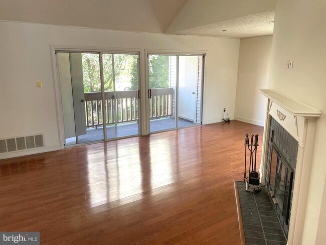 Photo - 245 Carriage Ct