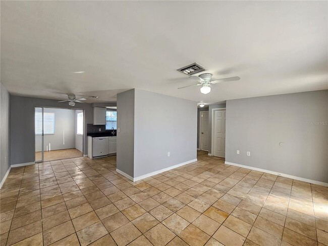 Photo - 3029 Kilburn Rd