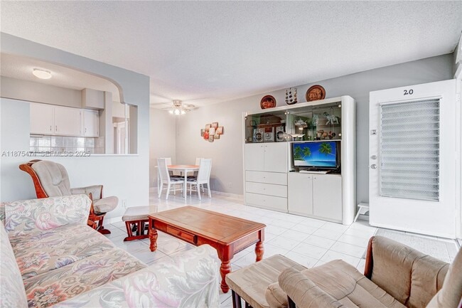 Photo - 800 SW 10th Terrace Unit 20T