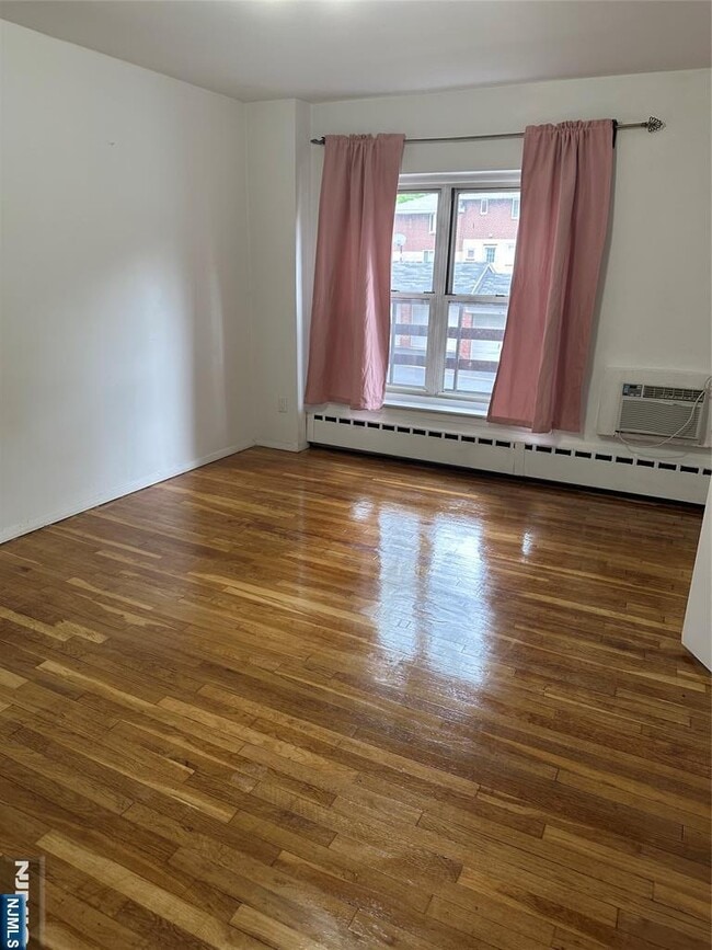 Photo - 1575 Center St Unit 2E