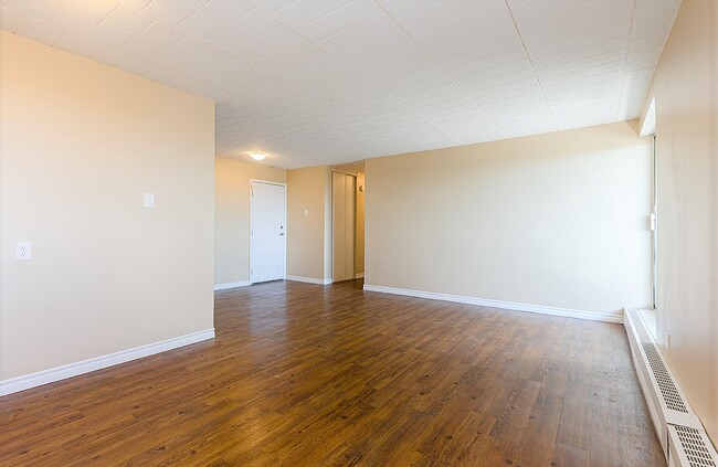 Building Photo - Bay Court