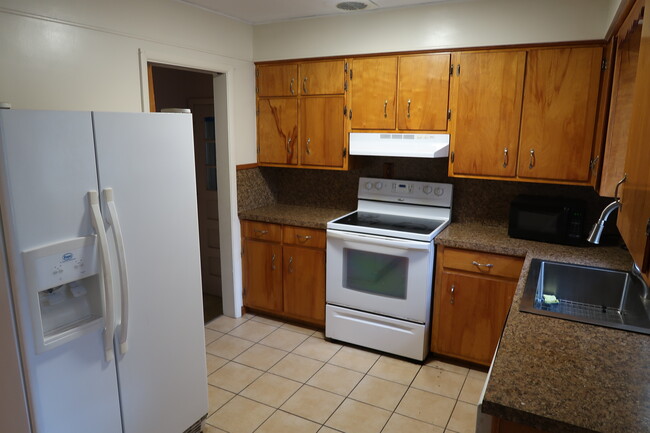 Photo - 3044 Kalamazoo Ave SE