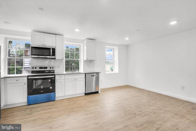 Building Photo - 7037 Ridge Ave Unit 2A Rental