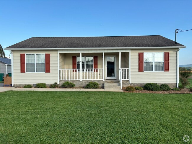 Building Photo - Very Well Maintained Home