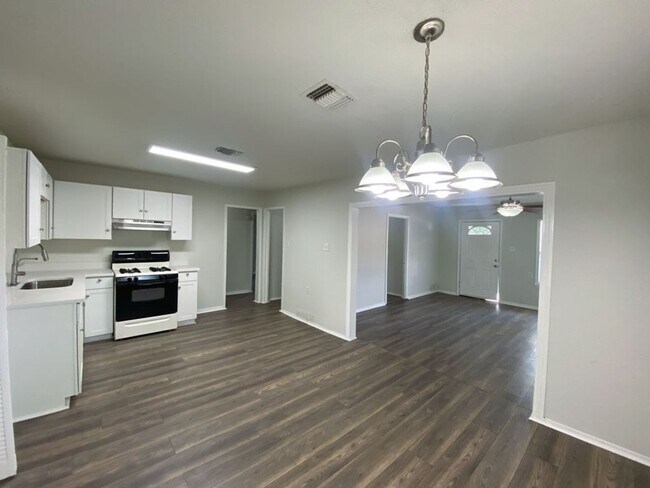 Photo - 3BED/2BATH HOUSE FOR RENT AVAILABLE NOW! *...