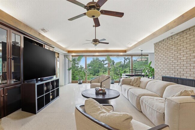 Photo - 6808 Mesa Dr