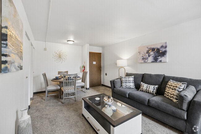 1BR, 1BA - 567SF - Living Room