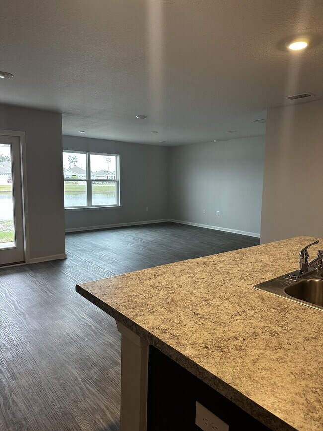 Photo - 537 Albert Meadow Ln