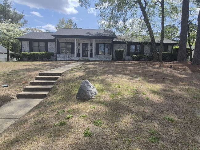 Building Photo - 2439 Dartmouth Dr