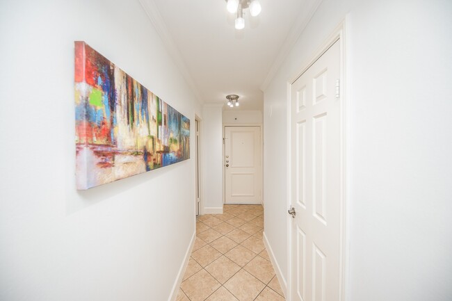 Building Photo - 3525 Sage Rd Unit 710 Rental