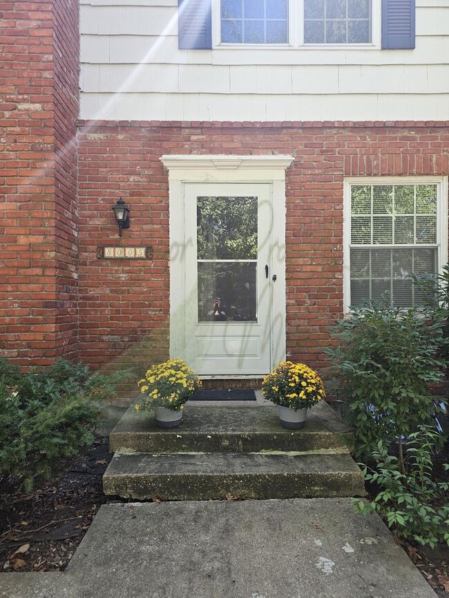 SAGE GREEN ACCENTS THROUGHOUT!!! - SAGE GREEN ACCENTS THROUGHOUT!!! Townhome