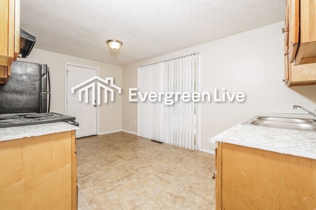 Photo - 2578 Bethesda Ave