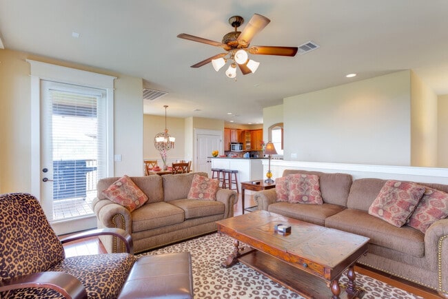 Building Photo - 17932 Edgewood Way Unit SI ID1521779P