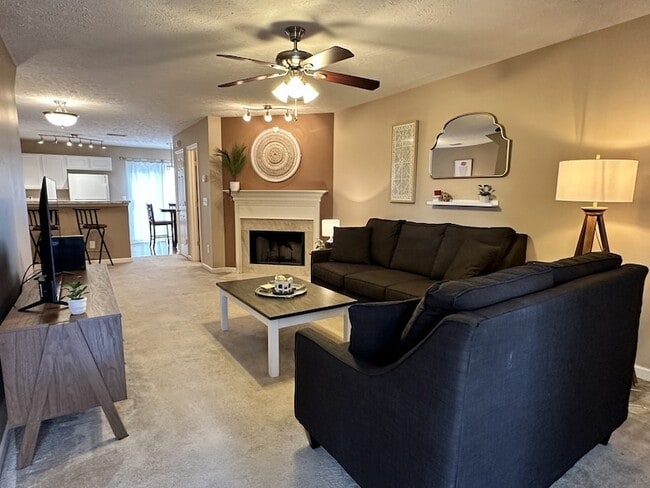 Photo - 628 Flintlock Ct