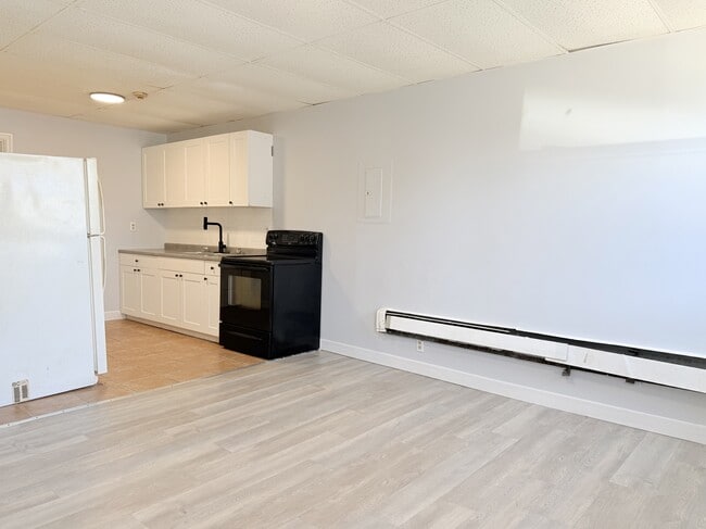 Building Photo - 581 Pierre Ave Unit 5