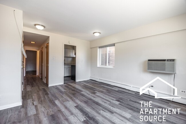 Photo - 1400 Chicago Ave Unit 208