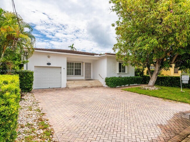 Photo - 9441 Byron Ave