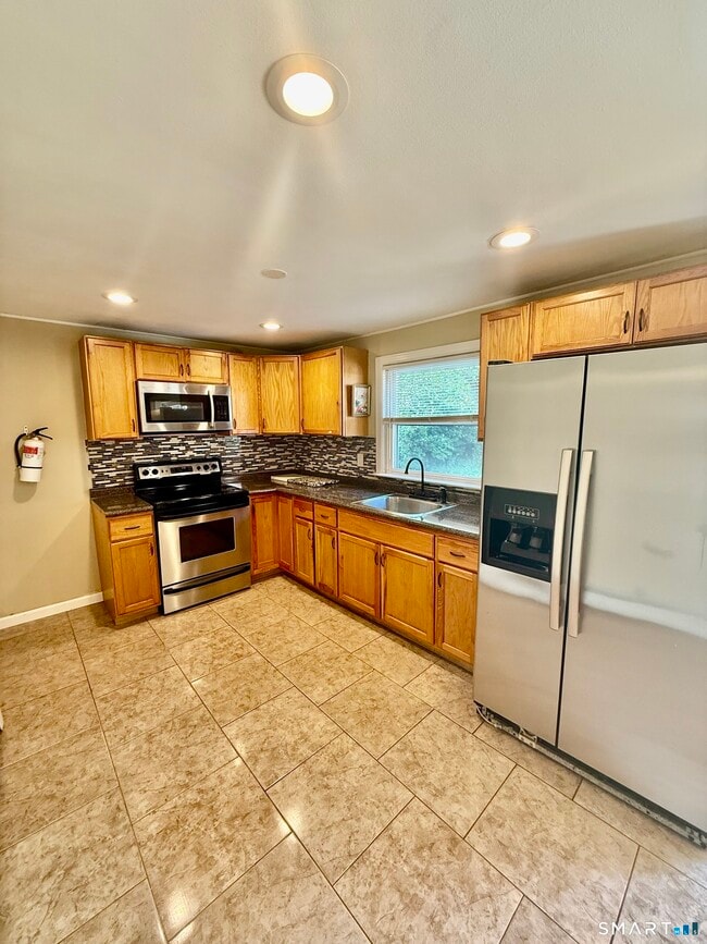 Photo - 44 Haddam St