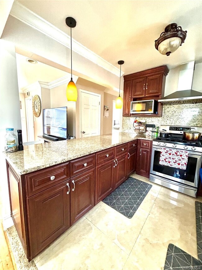 Photo - 745 S Oyster Bay Rd